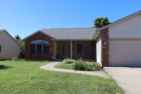 Tiny photo for 1408 Sequoia Drive, Chatham, IL 62629 (MLS # 12687295)