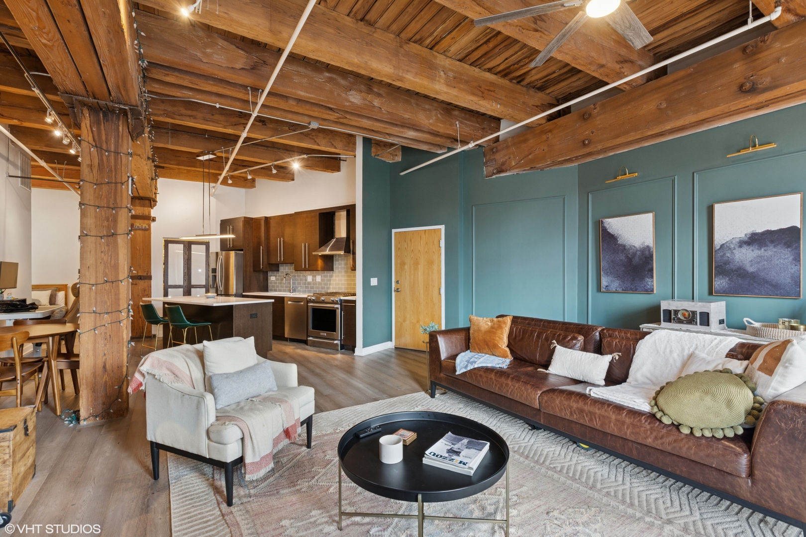 360 W Illinois Street 402