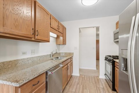 Tiny photo for 127 Acacia Circle #402, Indian Head Park, IL 60525 (MLS # 12575417)