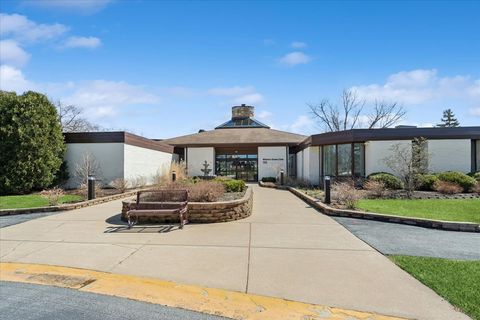 Tiny photo for 127 Acacia Circle #402, Indian Head Park, IL 60525 (MLS # 12575417)