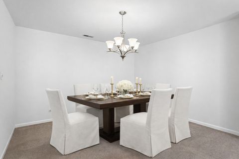 Tiny photo for 127 Acacia Circle #402, Indian Head Park, IL 60525 (MLS # 12575417)