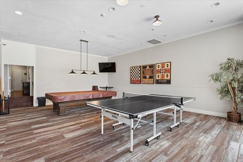 Tiny photo for 127 Acacia Circle #402, Indian Head Park, IL 60525 (MLS # 12575417)