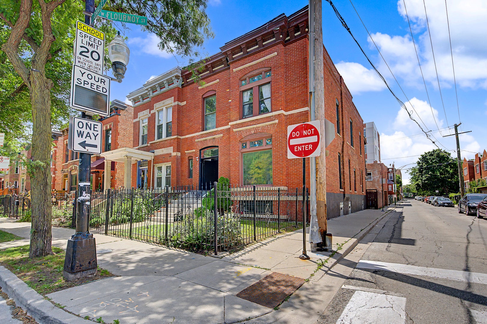 700 S Oakley Boulevard