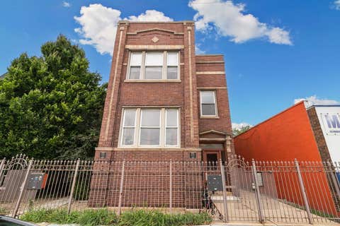 Photo of 3052 N Kedzie Avenue #1F, Chicago, IL 60618 (MLS # 12708668)