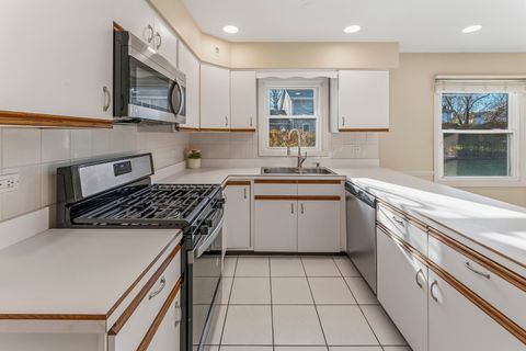 Tiny photo for 827 W Sandpiper Court, Palatine, IL 60067 (MLS # 12542880)