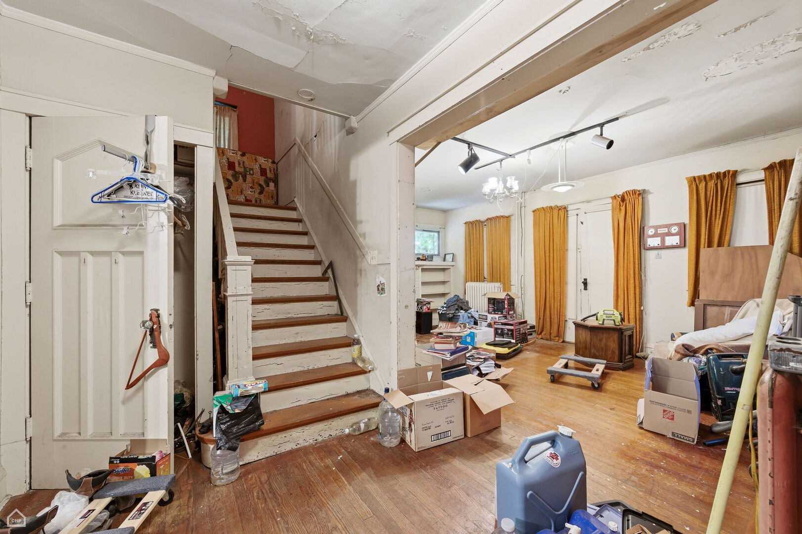 2019 W Chase Avenue