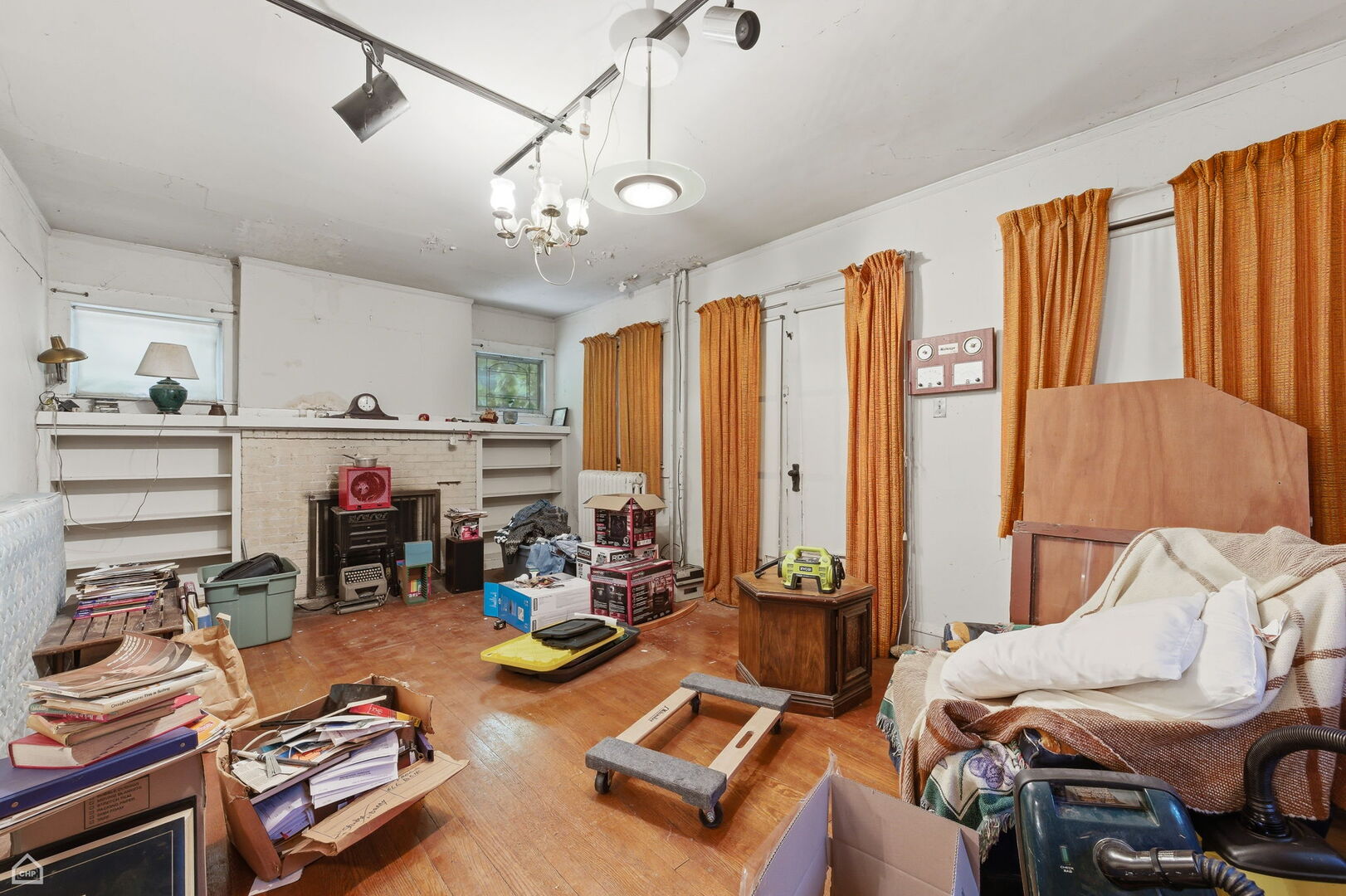 2019 W Chase Avenue