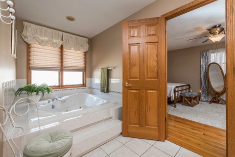 Tiny photo for 1417 April Lane, Winthrop Harbor, IL 60096 (MLS # 12726304)