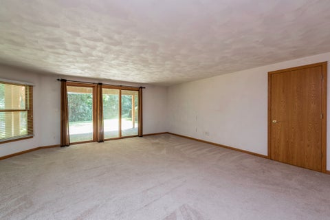 Tiny photo for 1417 April Lane, Winthrop Harbor, IL 60096 (MLS # 12726304)