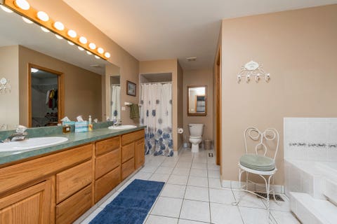 Tiny photo for 1417 April Lane, Winthrop Harbor, IL 60096 (MLS # 12726304)