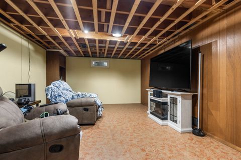 Tiny photo for 2211 Montana Avenue, Rockford, IL 61108 (MLS # 12608389)