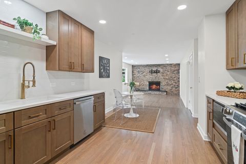 Tiny photo for 715 S Dymond Road, Libertyville, IL 60048 (MLS # 12475057)