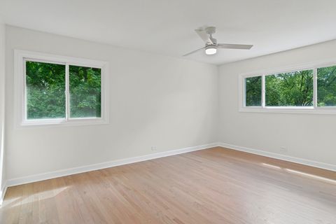 Tiny photo for 715 S Dymond Road, Libertyville, IL 60048 (MLS # 12475057)