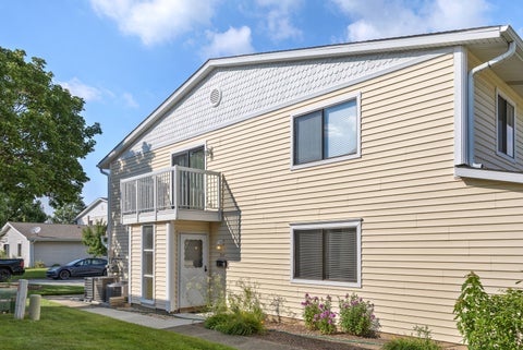 Photo of 717 Whitesail Drive #717, Schaumburg, IL 60194 (MLS # 12717631)