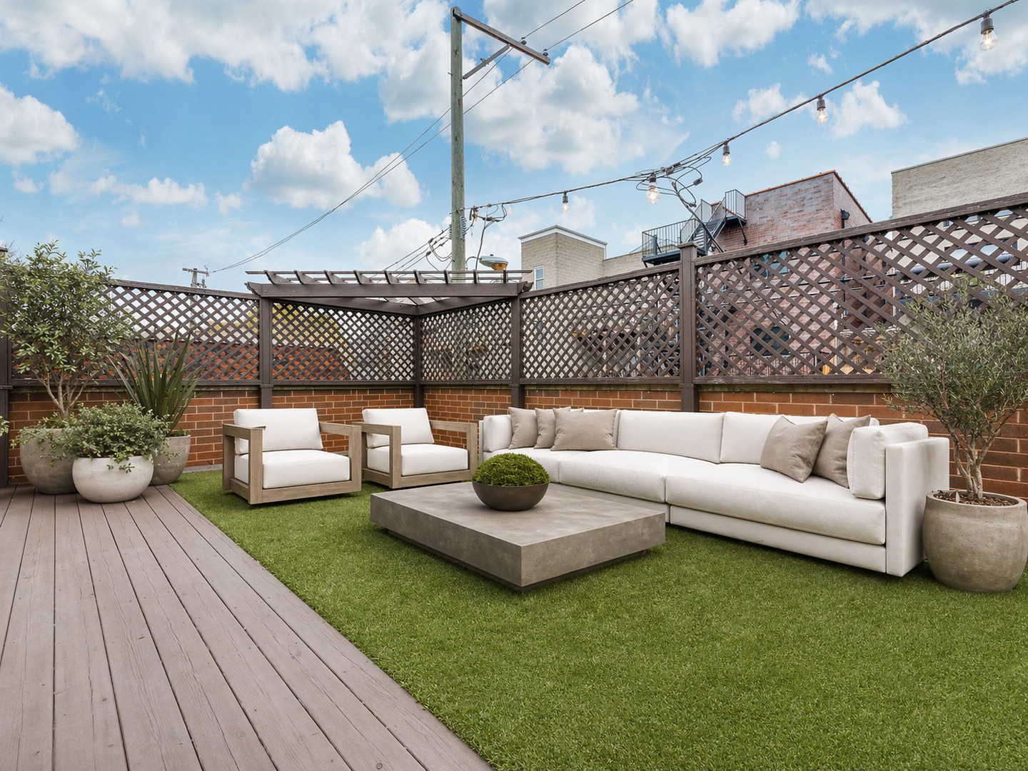 2726 N LAKEWOOD Avenue