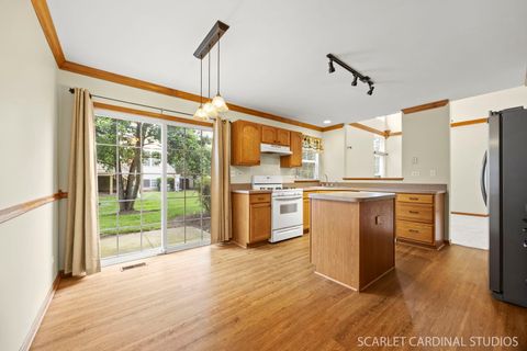 Tiny photo for 2242 Foxmoor Lane #2242, Aurora, IL 60502 (MLS # 12414276)