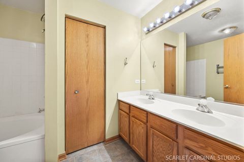 Tiny photo for 2242 Foxmoor Lane #2242, Aurora, IL 60502 (MLS # 12414276)