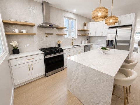 Tiny photo for 7611 S Ridgeland Avenue, Chicago, IL 60649 (MLS # 12735773)