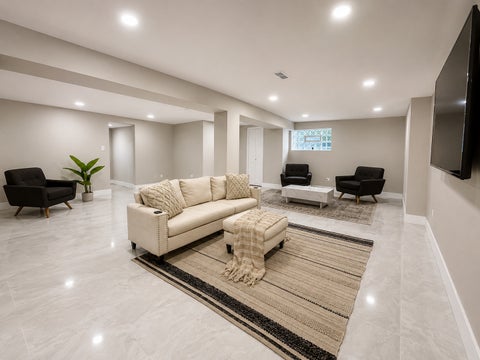 Tiny photo for 7611 S Ridgeland Avenue, Chicago, IL 60649 (MLS # 12735773)