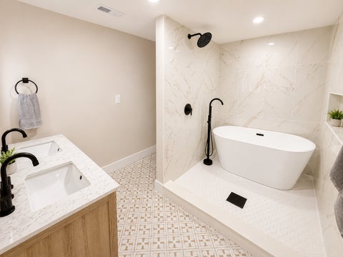 Tiny photo for 7611 S Ridgeland Avenue, Chicago, IL 60649 (MLS # 12735773)