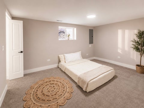 Tiny photo for 7611 S Ridgeland Avenue, Chicago, IL 60649 (MLS # 12735773)