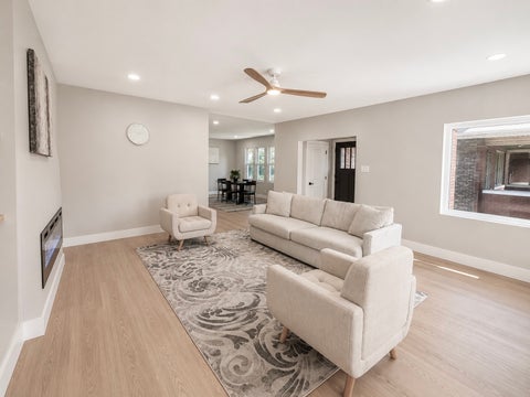 Tiny photo for 7611 S Ridgeland Avenue, Chicago, IL 60649 (MLS # 12735773)
