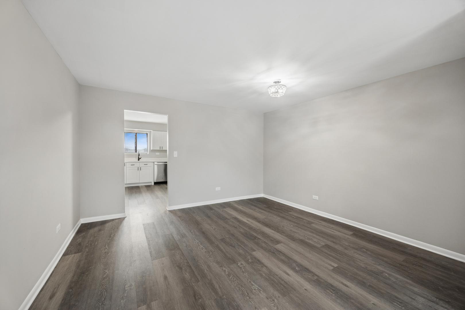 1543 S Ardmore Avenue E