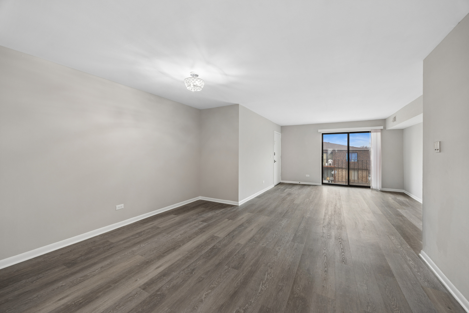 1543 S Ardmore Avenue E