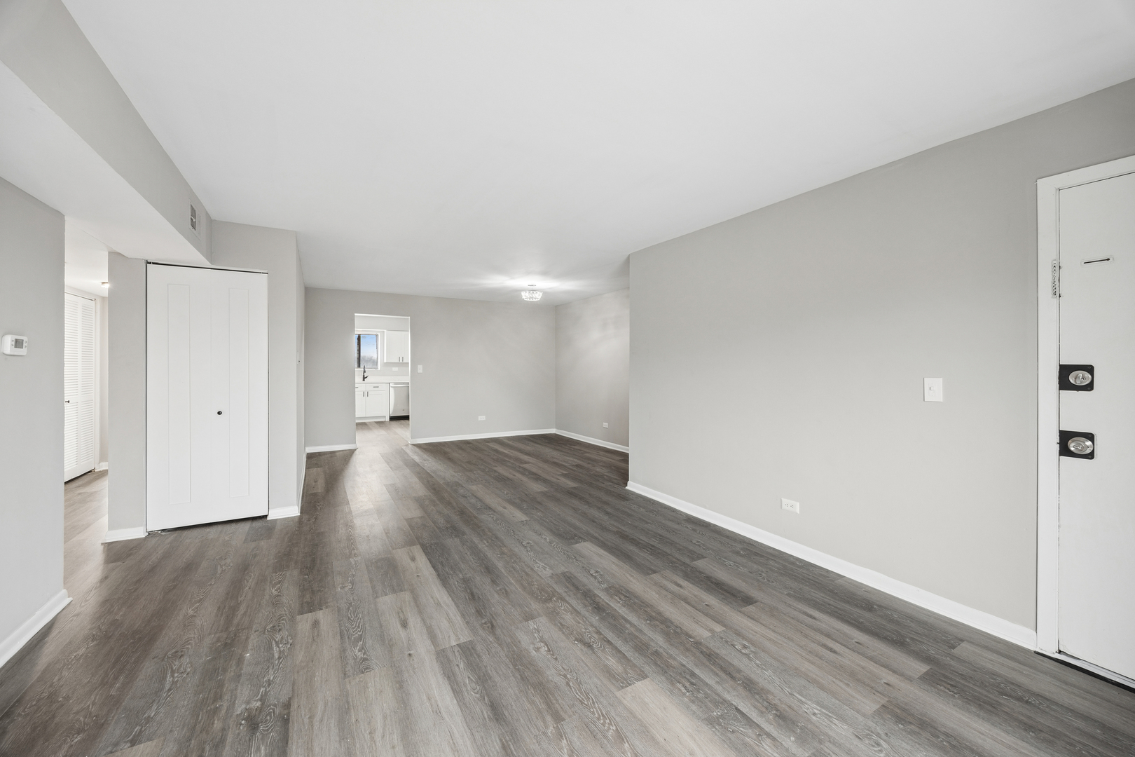 1543 S Ardmore Avenue E