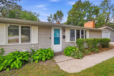 Photo of 131 Oak Drive, DeKalb, IL 60115 (MLS # 12729528)