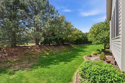 Tiny photo for 2865 Villa Court, Bettendorf, IA 52722 (MLS # 12634329)