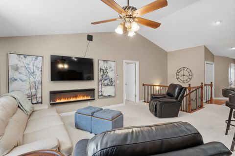 Tiny photo for 2865 Villa Court, Bettendorf, IA 52722 (MLS # 12634329)