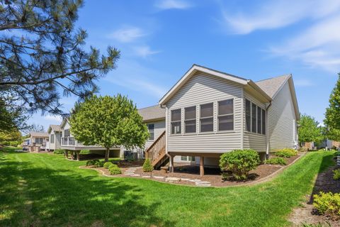 Tiny photo for 2865 Villa Court, Bettendorf, IA 52722 (MLS # 12634329)
