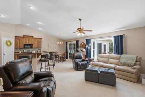 Tiny photo for 2865 Villa Court, Bettendorf, IA 52722 (MLS # 12634329)