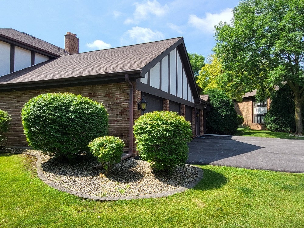 5843 Doe Circle 1