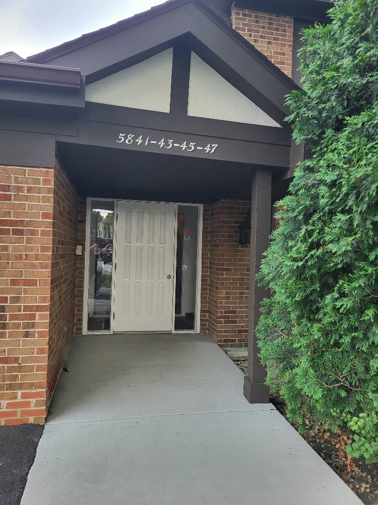 5843 Doe Circle 1