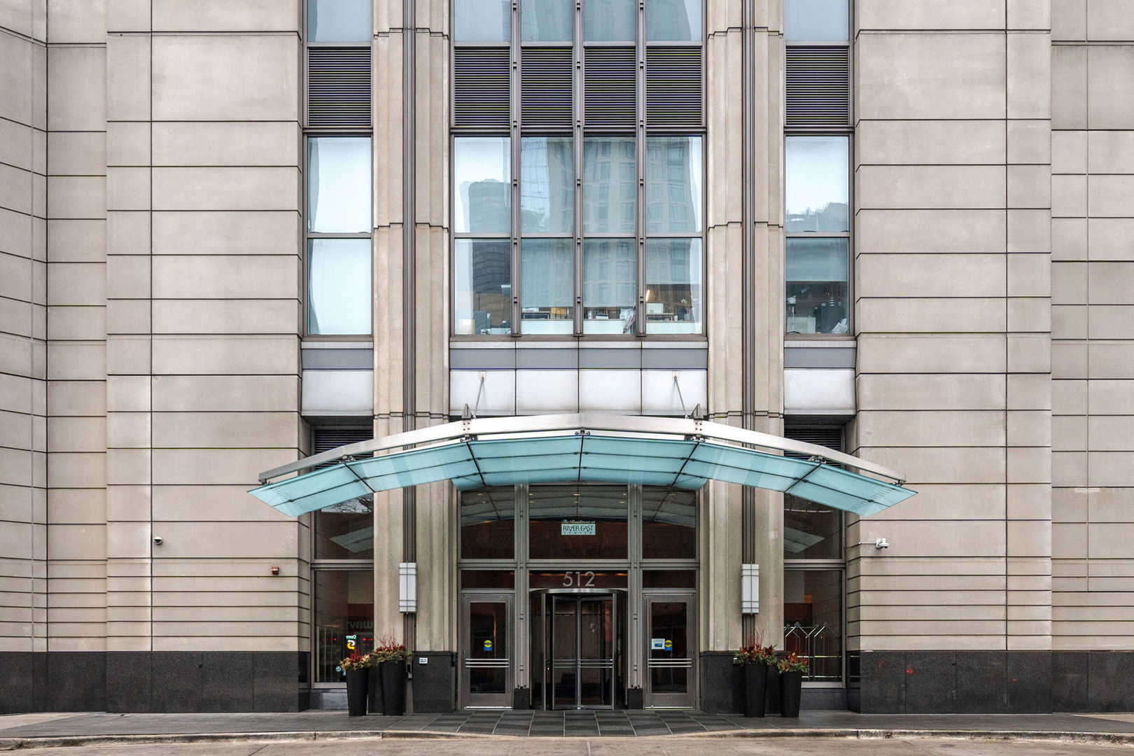 512 N McClurg Court 708