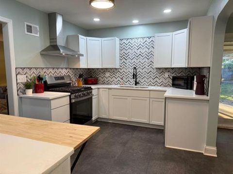 Tiny photo for 6320 John Street, Loves Park, IL 61111 (MLS # 12506213)