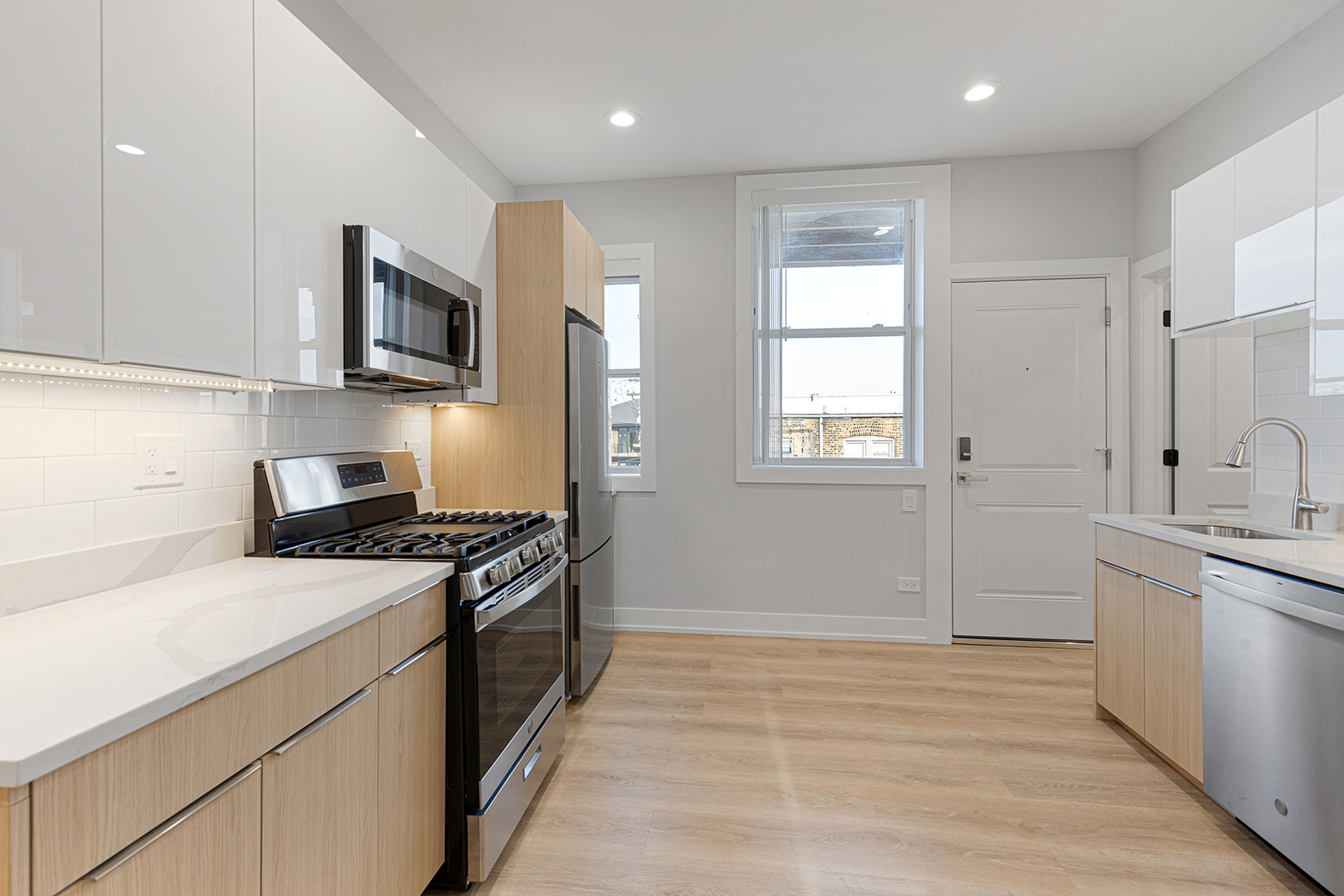 7423 N Clark Street 2