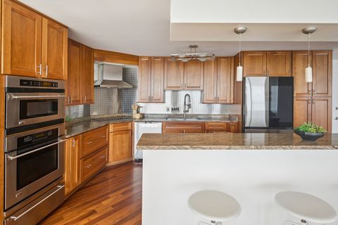 Tiny photo for 940 W Glenlake Avenue #35B, Chicago, IL 60660 (MLS # 12452825)