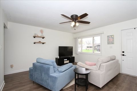 Tiny photo for 814 Oriole Drive, Streamwood, IL 60107 (MLS # 12617744)