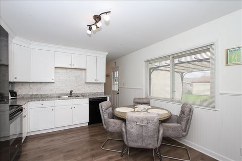 Tiny photo for 814 Oriole Drive, Streamwood, IL 60107 (MLS # 12617744)