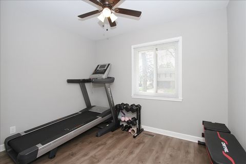 Tiny photo for 814 Oriole Drive, Streamwood, IL 60107 (MLS # 12617744)