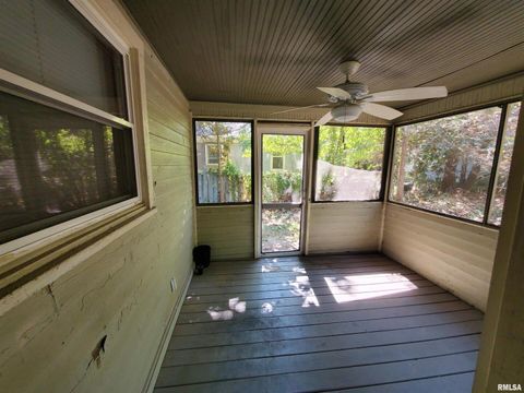 Tiny photo for 504 N ALMOND Street, Carbondale, IL 62901 (MLS # EB458463)