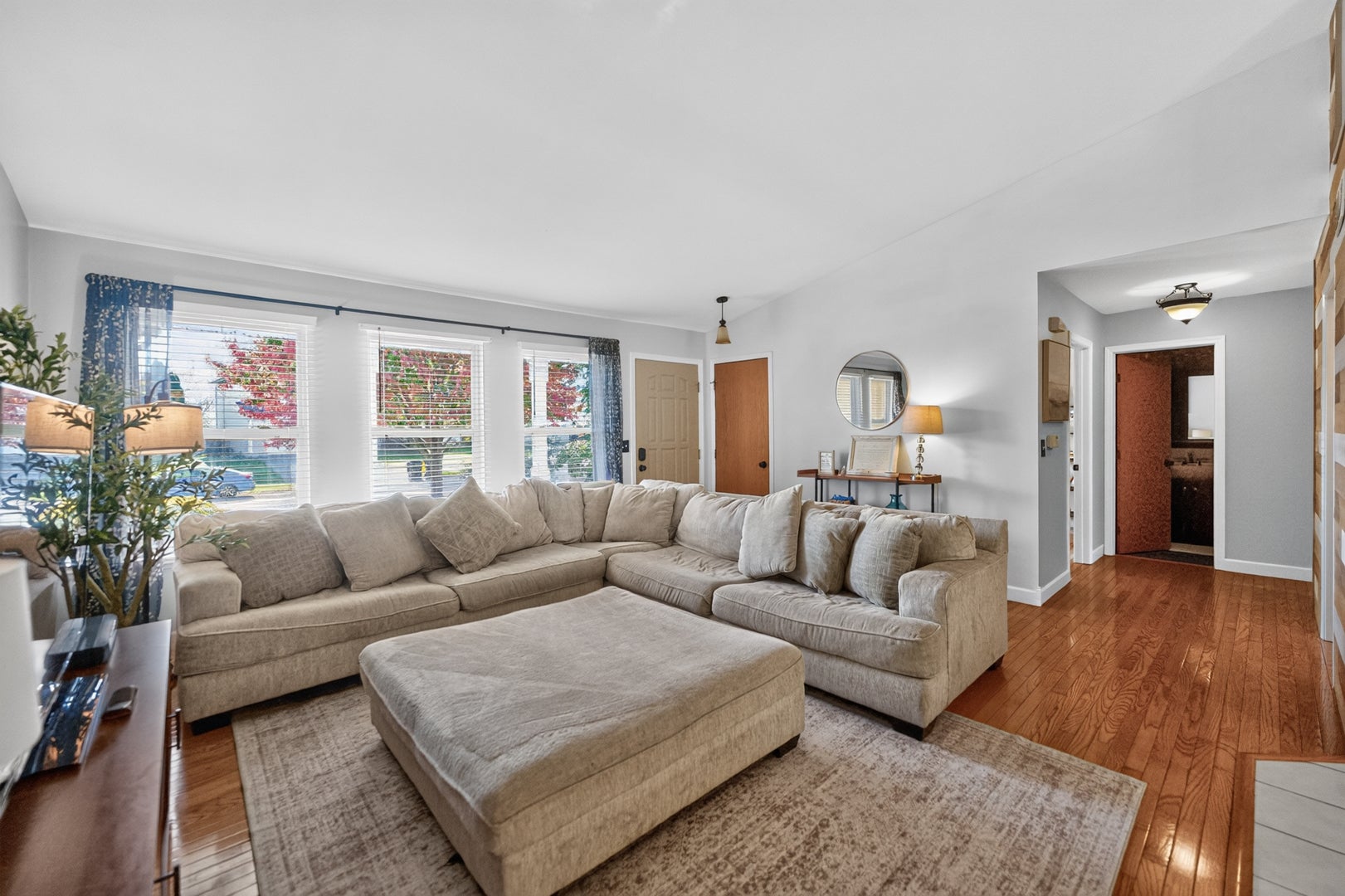 909 N Oak Creek Drive