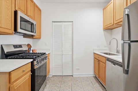 Tiny photo for 6101 N Glenwood Avenue #1, Chicago, IL 60660 (MLS # 12761530)