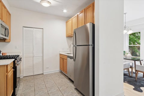 Tiny photo for 6101 N Glenwood Avenue #1, Chicago, IL 60660 (MLS # 12761530)