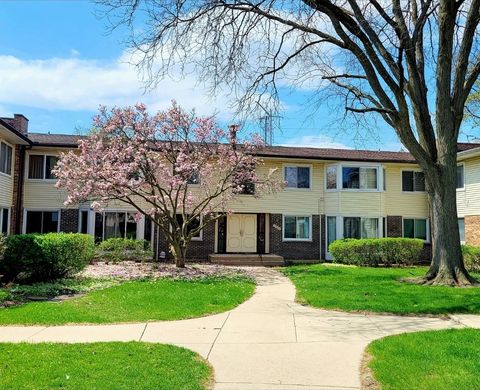 Photo of 3030 Roberts Drive #5, Woodridge, IL 60517 (MLS # 12620550)