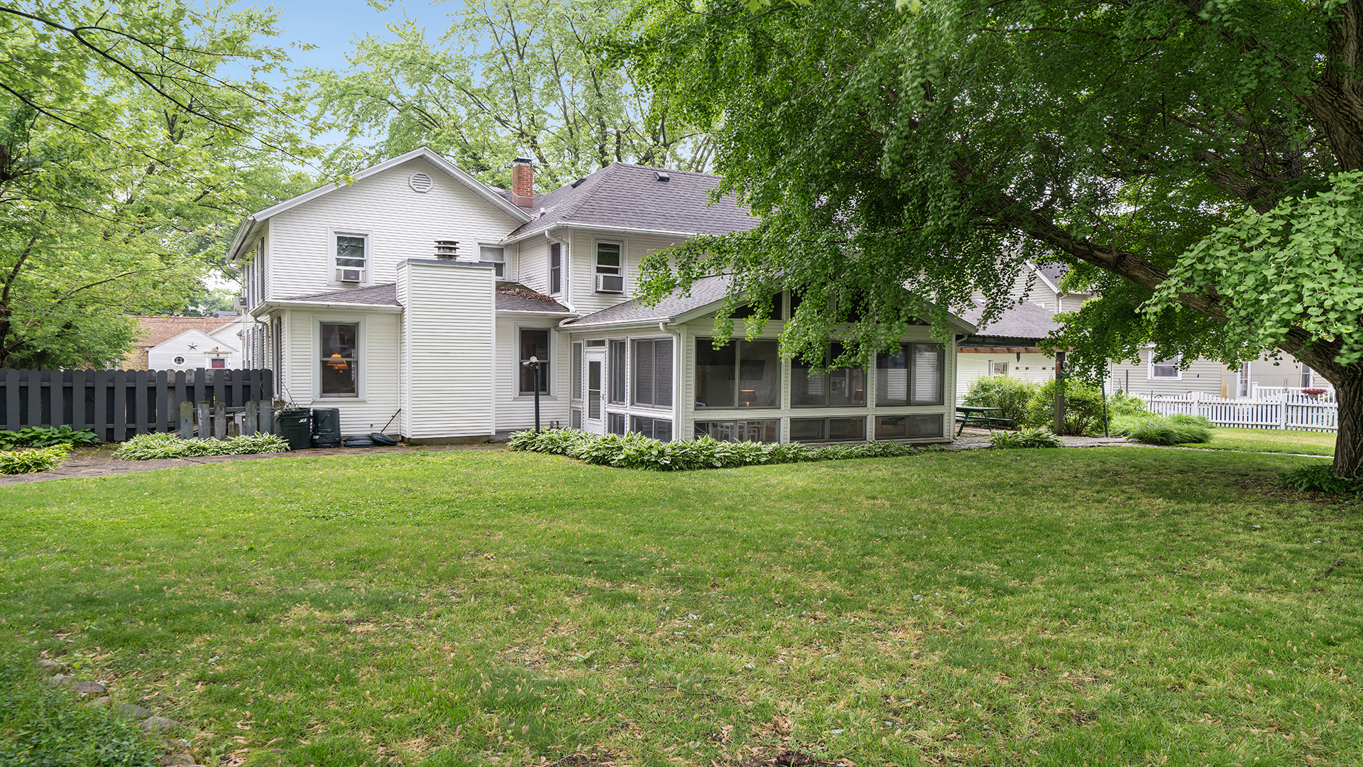 321 E Chamberlin Street