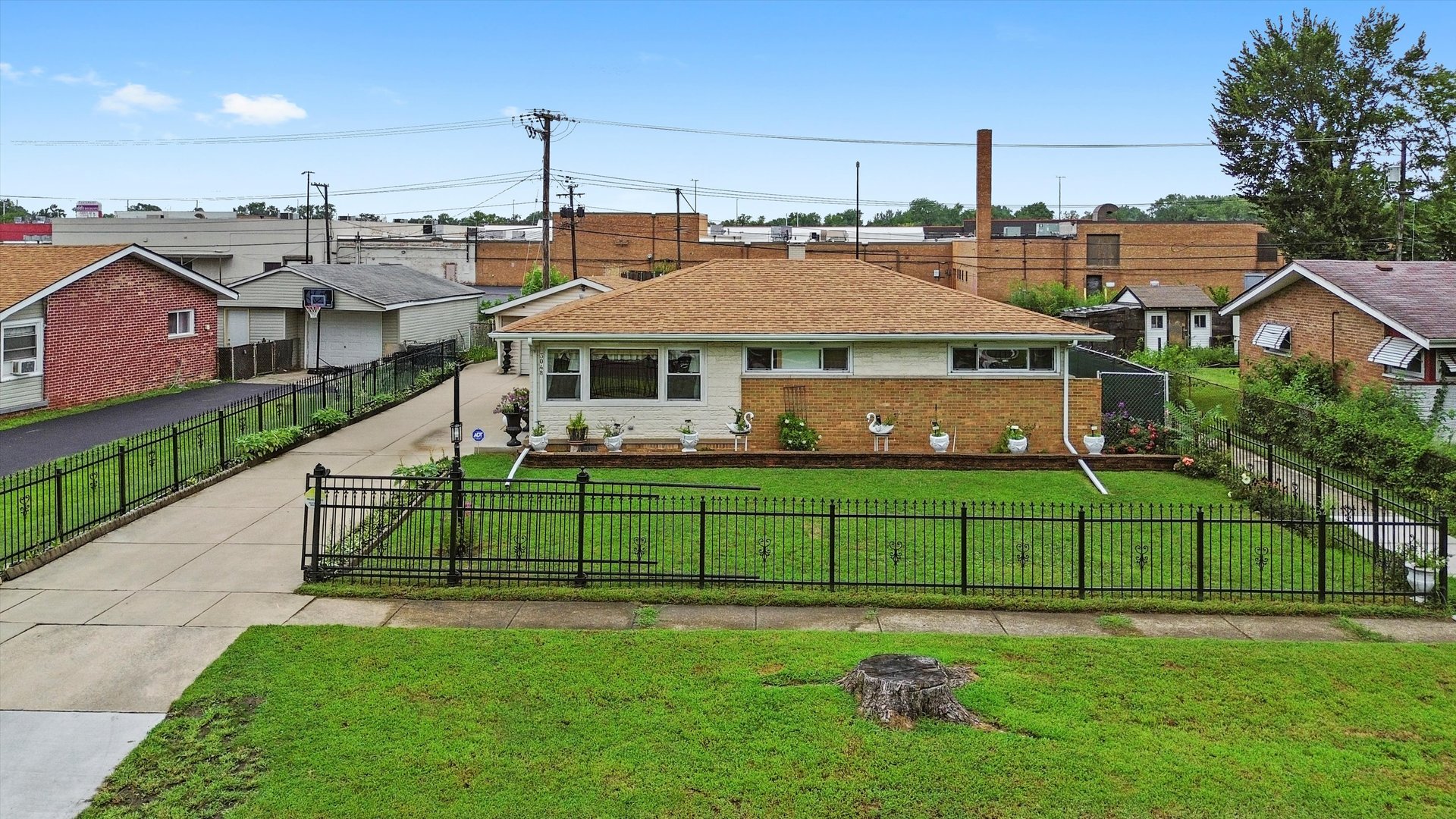 3048 Sherwood Avenue